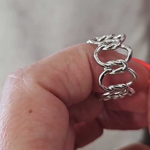 Ring - Picture 2 of 5